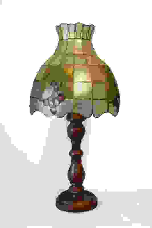 A-014 - Tischlampe mit handbemaltem Perlmutt-Schirm