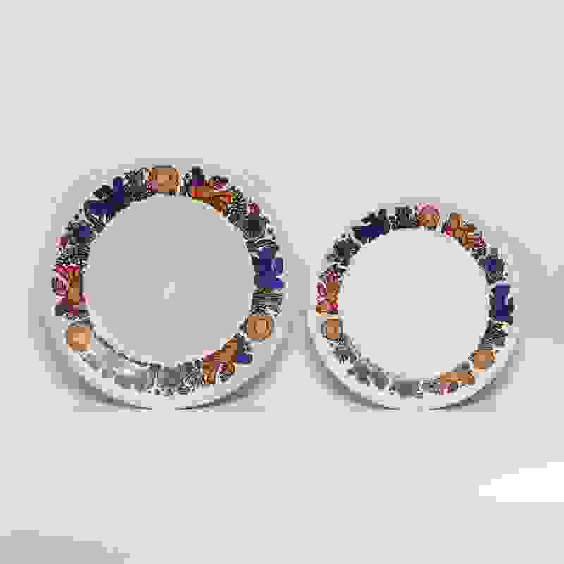 323