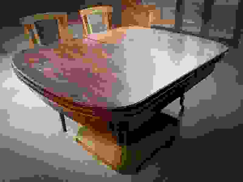 A-516 – Ausziehbarer Tisch mit 5 passenden Stühlen, Jugendstil um 1900