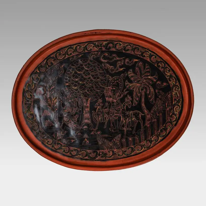306 - Ovaler asiatischer Wandteller mit rot-schwarzem Dekor