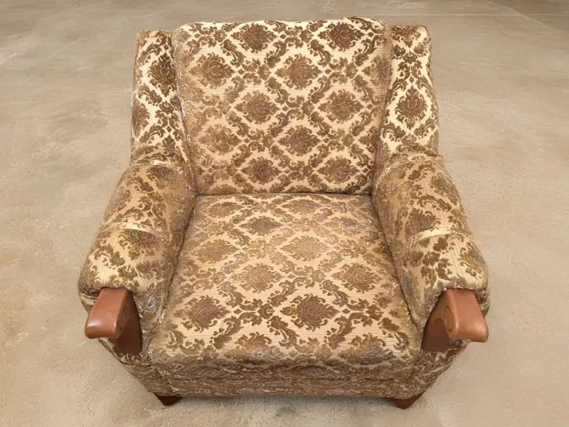 A-517 – Vintage-Fauteuil mit floraler Polsterung